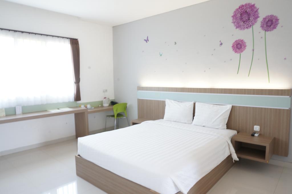 Rumah Cassa Guest House Surabaya Cameră foto
