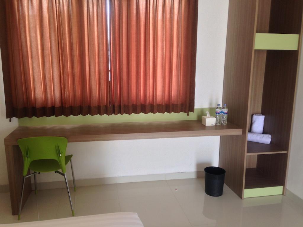 Rumah Cassa Guest House Surabaya Cameră foto